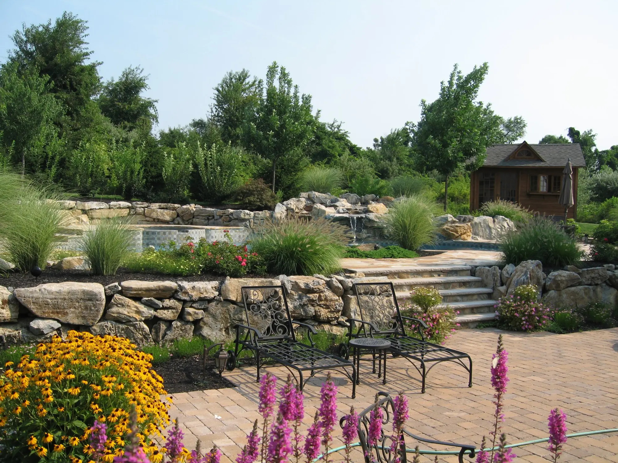 Fireplaces & Entertainment Features