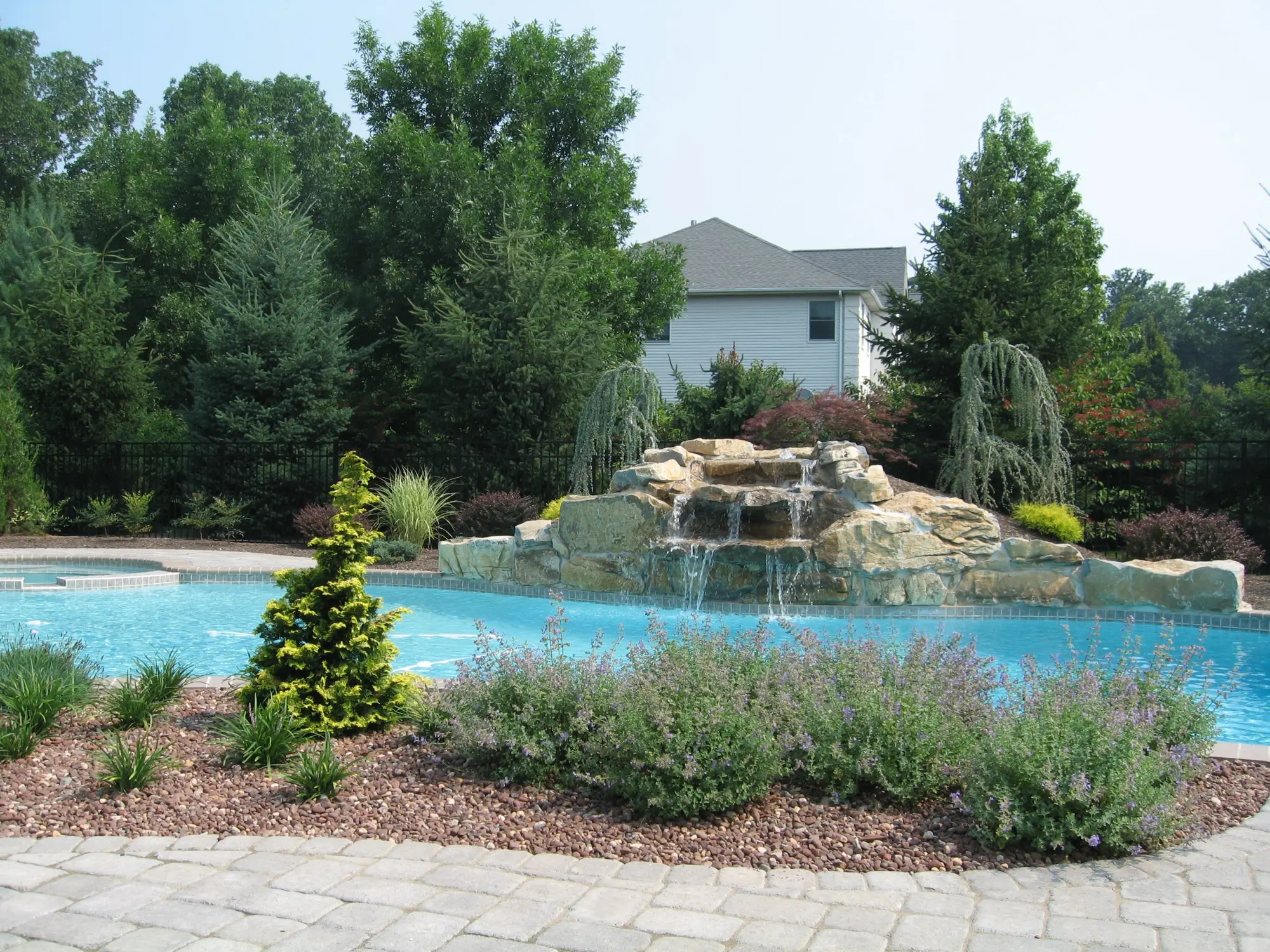 Pool and outdoor living project — photo 1